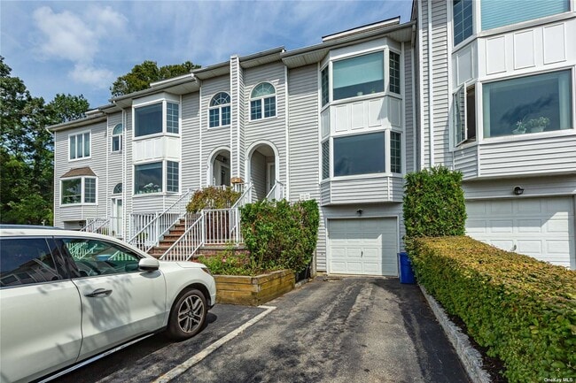 Building Photo - 242-32A Oak Park Dr