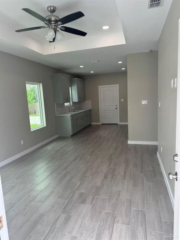 Building Photo - 5609 Nightingale Ave