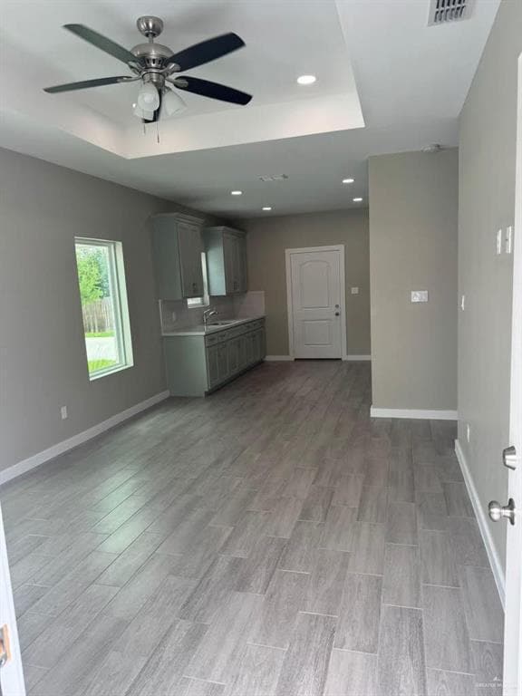 Building Photo - 5609 Nightingale Ave