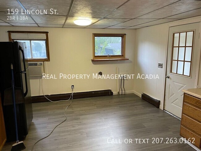 Building Photo - Cozy 2 Bedroom Cape in Old Town