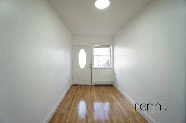 Building Photo - 1107 Irving Ave