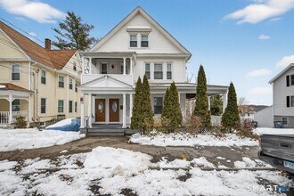 Building Photo - 227 Olivia St