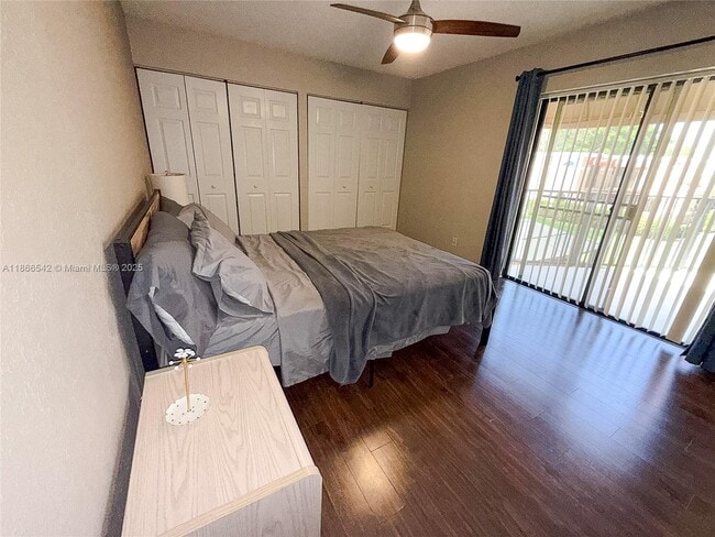 Foto del edificio - 8122 Severn Dr