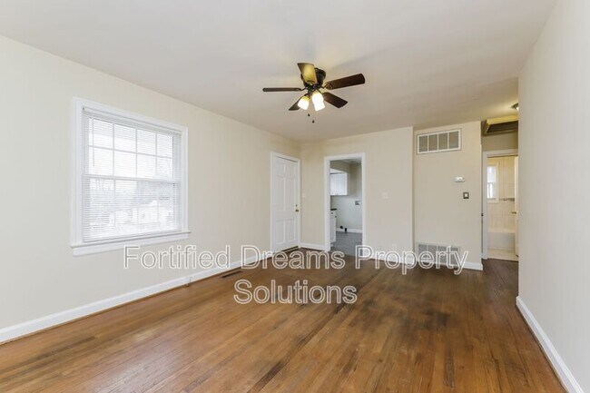 Foto del edificio - 2802 Robin Hood Dr