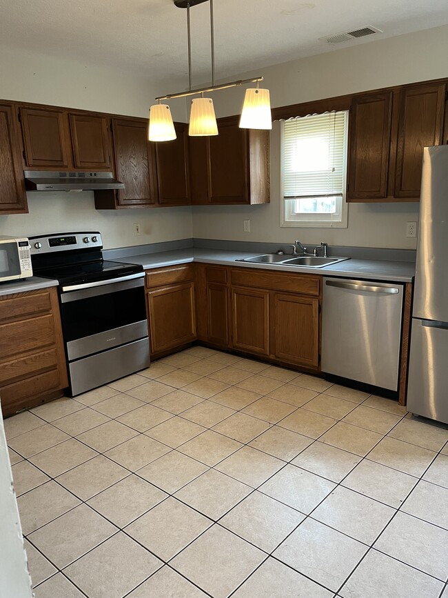 Building Photo - 3416 Tabor Ct