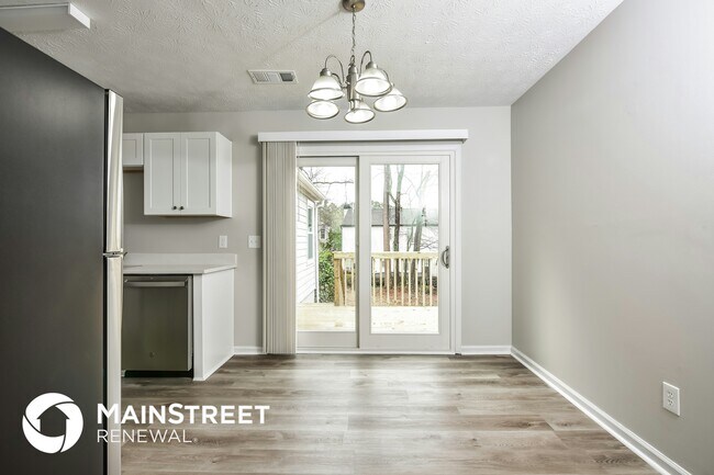 Foto del edificio - 637 Woodcrest Manor Dr