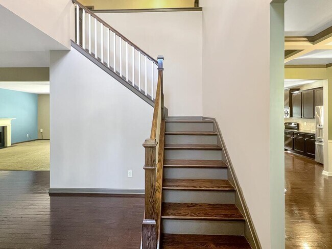 Building Photo - 802 Whitfield Oak Way NE