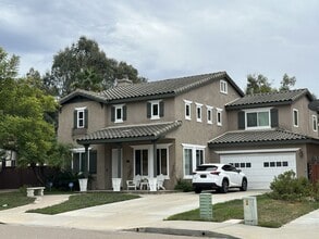 Building Photo - 680 Santa Clara Ct