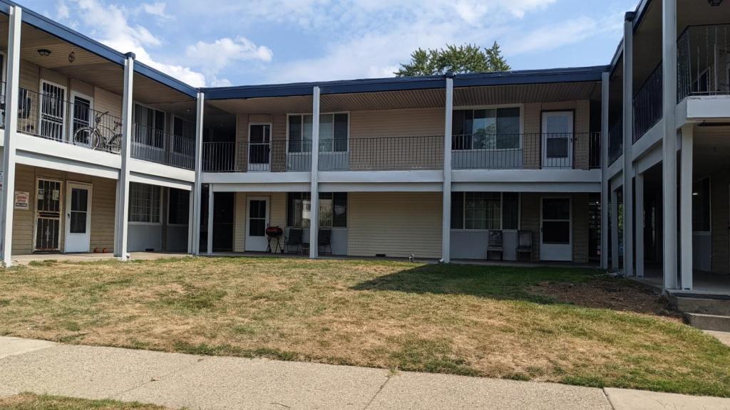 Building Photo - 15050 Greenfield