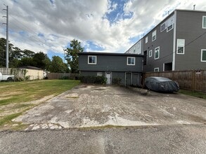 Building Photo - 1105 Mansfield St
