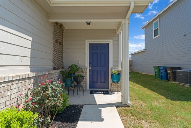 Building Photo - Stylish 4-Bedroom Home with Solar & Game R...