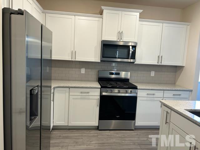 Foto del edificio - 376 Glen Clova Dr