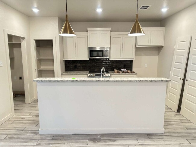 Foto del edificio - Brand new townhomes in Frenship East!