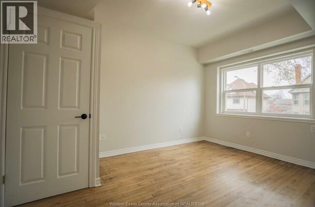 Building Photo - 416 Lincoln Rd