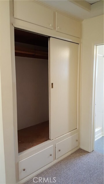 Foto del edificio - 127 N Grand Ave