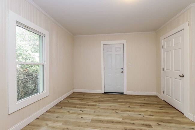 Building Photo - 1312 Vernon Pl