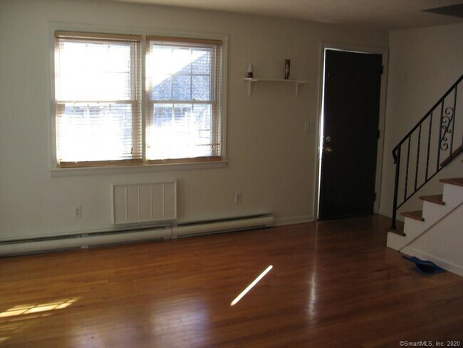 Building Photo - 1784 Foxon Rd