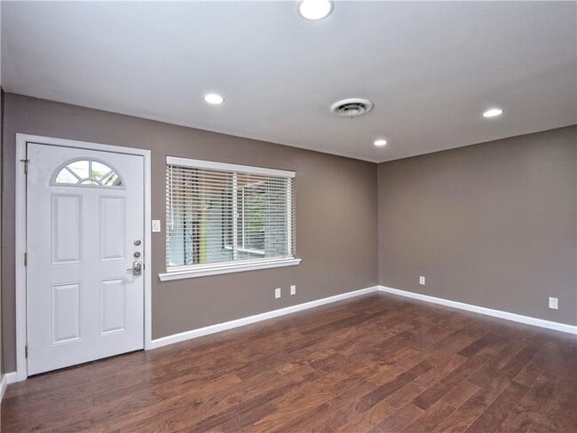 Building Photo - 2309 Alta Vista Ave