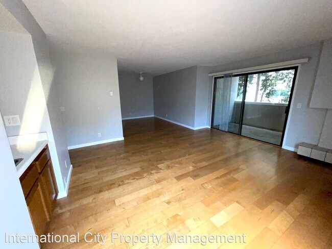 Building Photo - 2 br, 2 bath House - 2032 E Bermuda St. #107