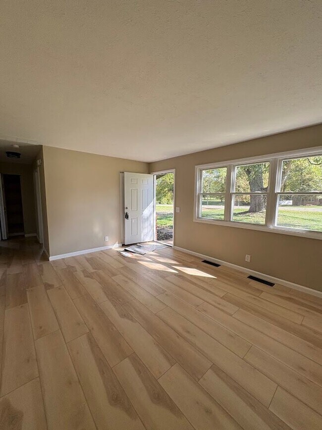 Foto del edificio - 8523-8525 Manchester Ave. Duplex