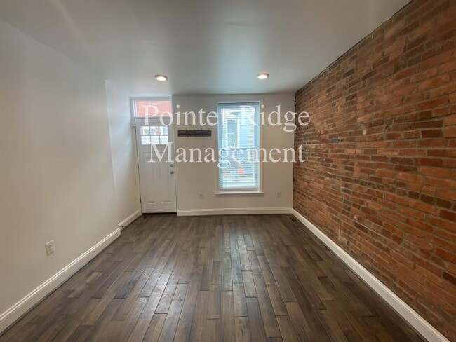 Building Photo - 119 N Glover St