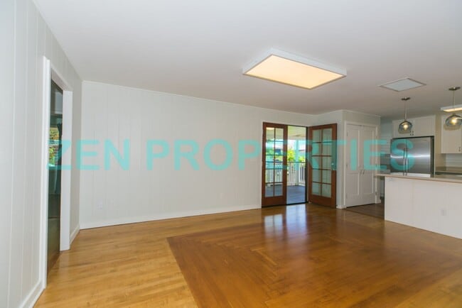 Building Photo - 3167 Charles St