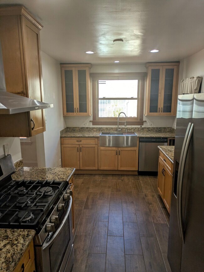 Building Photo - 6265 Commodore Sloat Dr