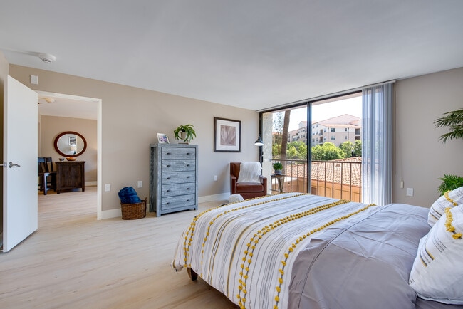 Building Photo - The Meridian at Laguna Hills - 55+ Active Adult Apartments