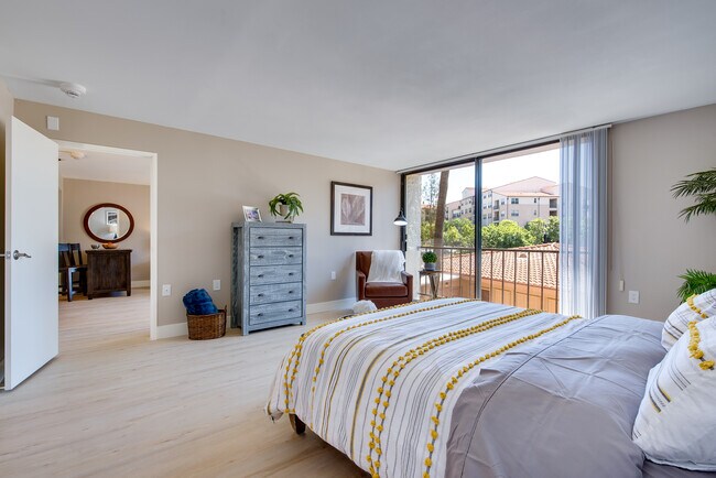 Foto del edificio - The Meridian at Laguna Hills - 55+ Active Adult Apartments