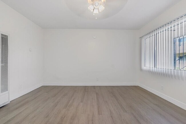 Foto del edificio - 4321 E Imperial Hwy