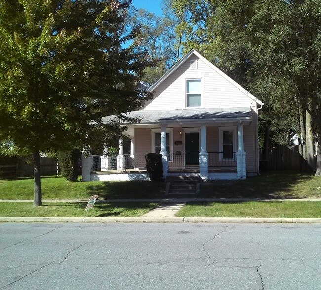 view from street, with wrap around porch - 1111 Sorin St