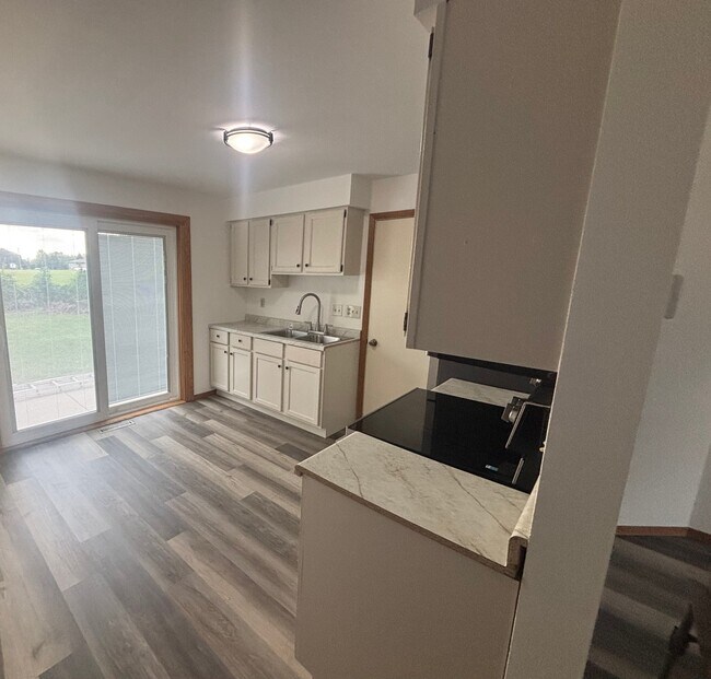 Building Photo - 2553 Clover St