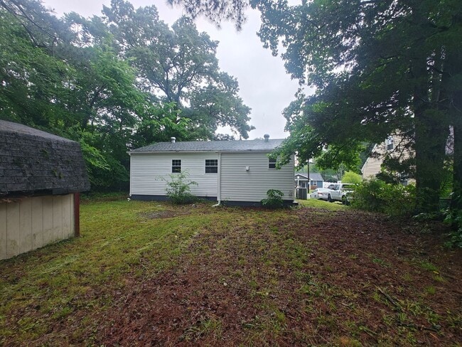 Building Photo - 3 bedroom home