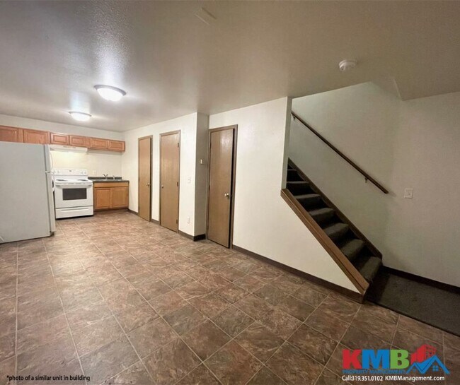 Building Photo - 419 10th Ave