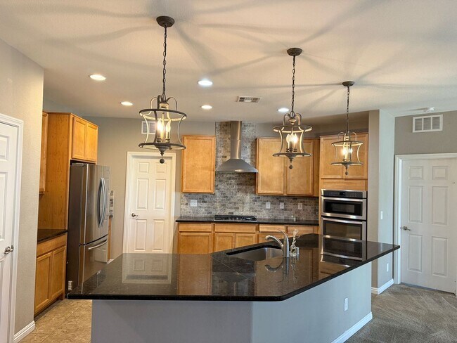 Building Photo - Beautiful home located in Summerlin North