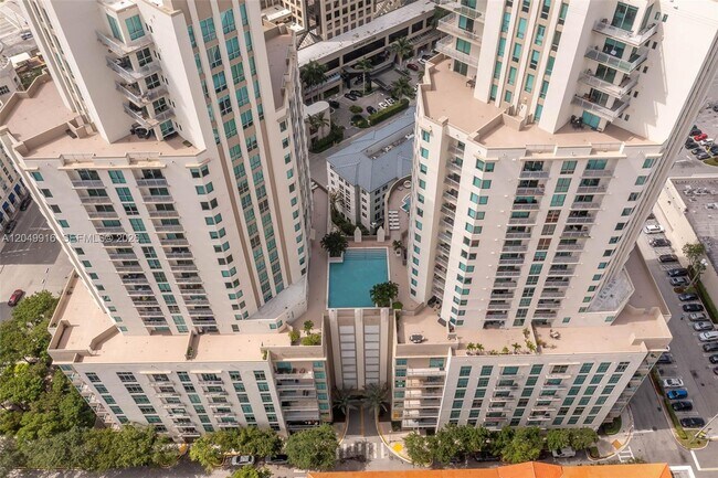 Foto del edificio - 9055 SW 73rd Ct