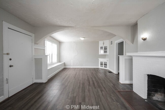 Photo - Charming 1-Bedroom Duplex in Indianapolis with Spacious Layout and Convenient Location Apartment