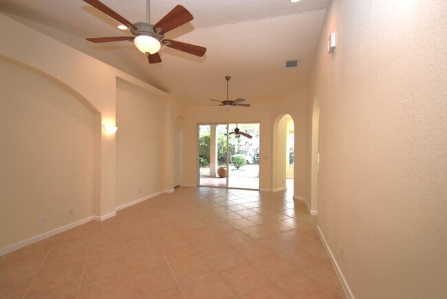 Building Photo - 5628 Spanish River Rd
