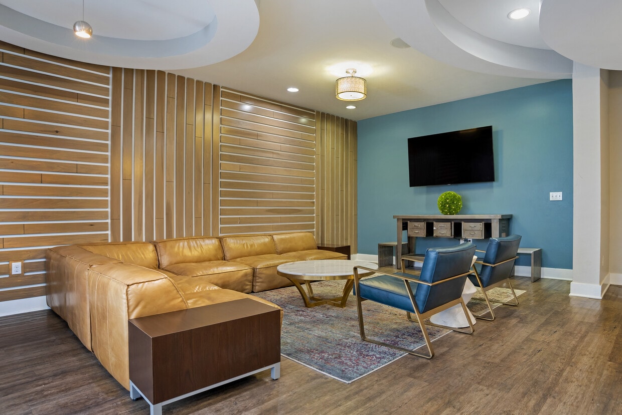 The Luxe on West Call - 1600 W Call St Tallahassee, FL 32304