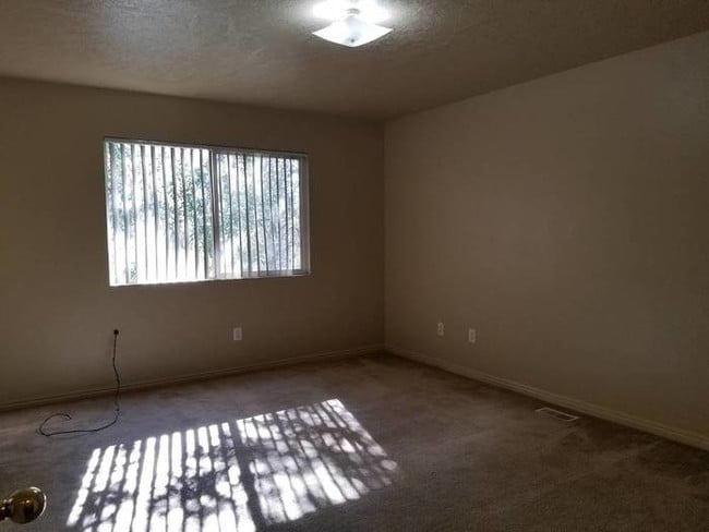 Building Photo - 143 N Midland Blvd