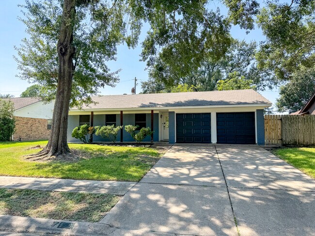 Foto del edificio - 718 Alyse St