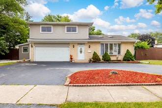 Building Photo - 409 Hillcrest Ln