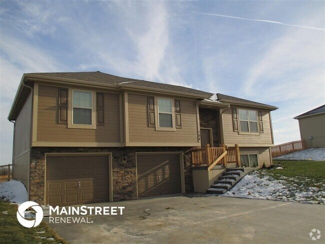 Building Photo - 104 Golfview Dr