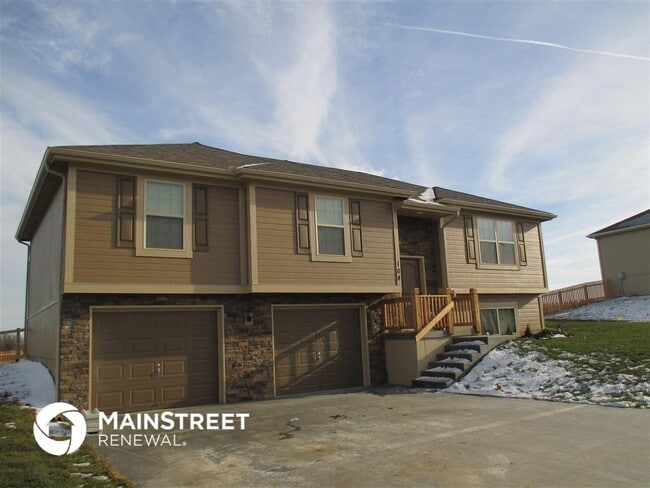 Building Photo - 104 Golfview Dr