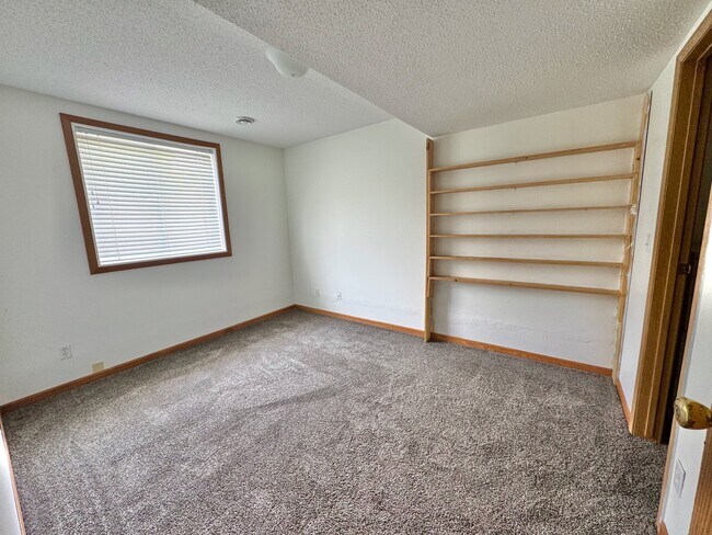 Building Photo - 5141 7th Ln S