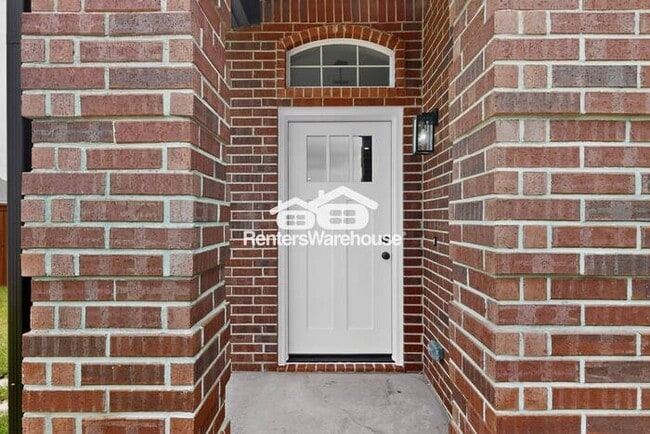 Building Photo - Arlington Gem Ready To Be Your Home