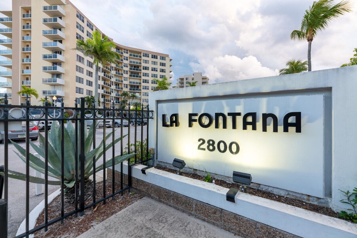 Primary Photo - 2800 N Flagler Dr