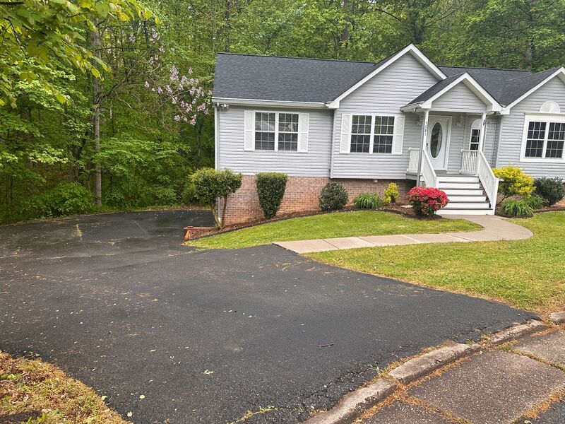 Primary Photo - 5081 Lavelle Dr