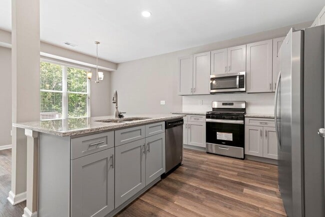 Building Photo - 1010 Valley Rock Dr