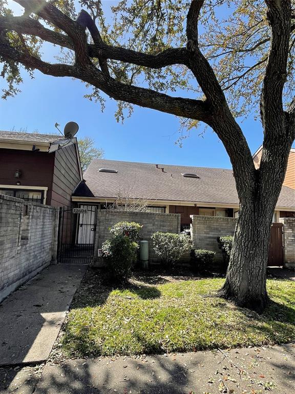 12604 Newbrook Dr, Houston, TX 77072 Condo for Rent in Houston, TX